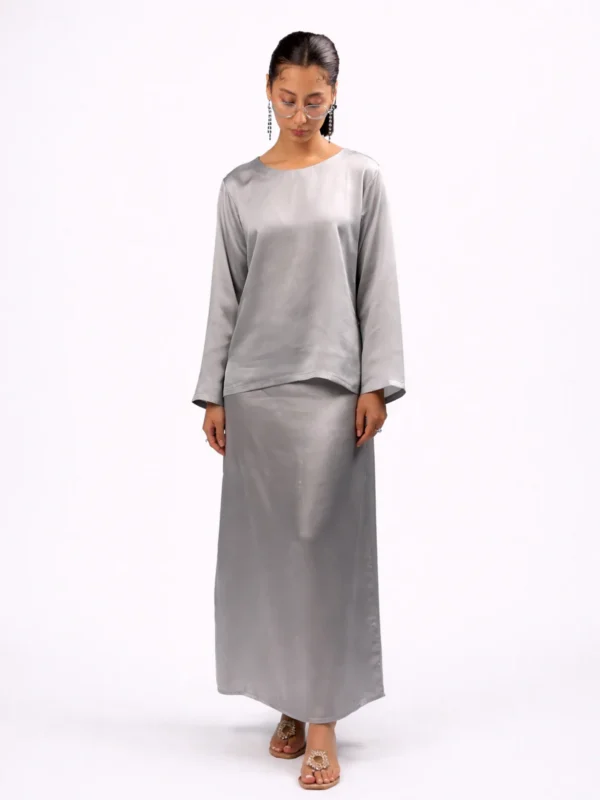 12 (2) Modern Grace – Silver Co-Ord